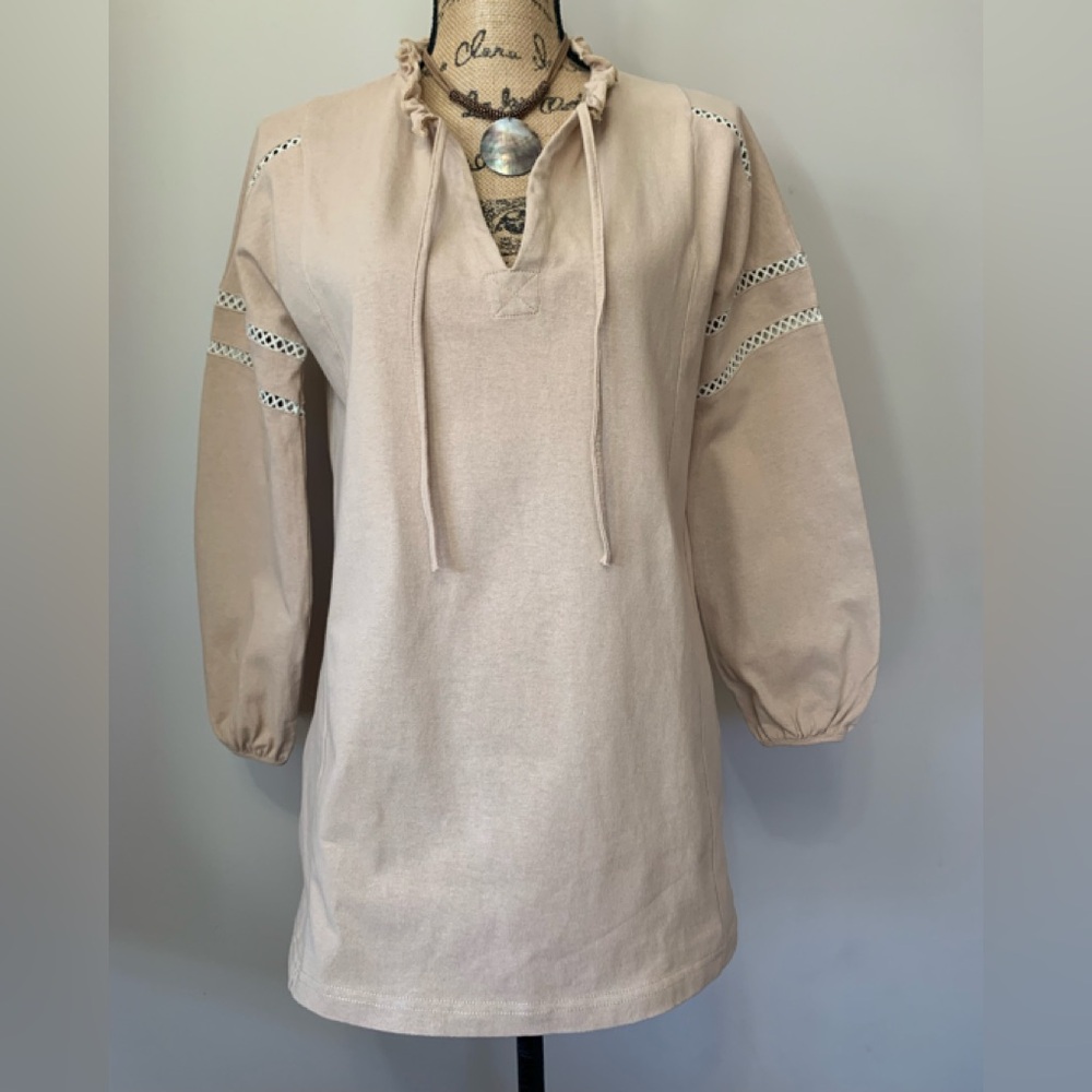 URBAN DAIZY ladies heavier cotton tunic style tan v neckline top Size Small VGUC